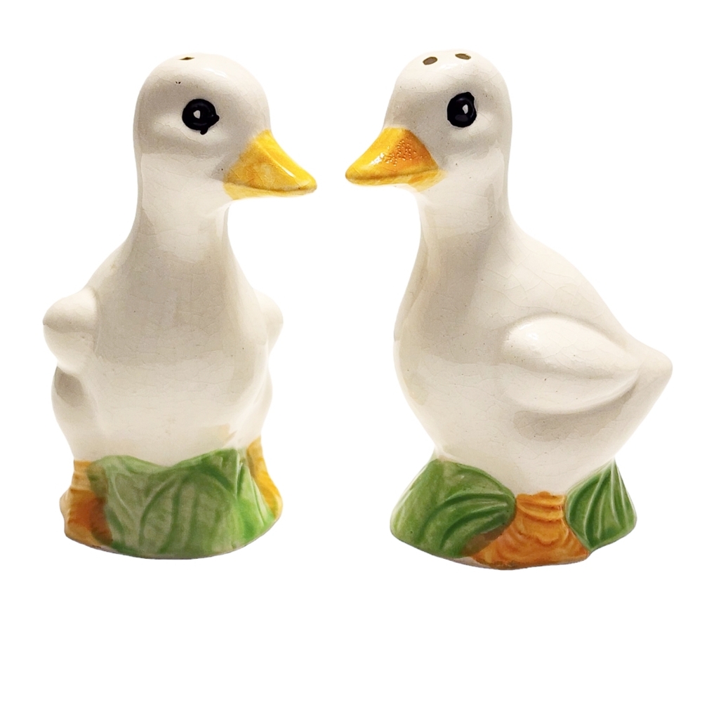 Vintage White Duck Salt&Pepper